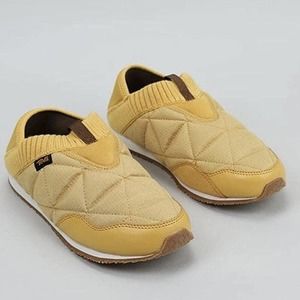TEVA ReEmber Moc Waterproof Outdoor Slip on Hiking Sneaker Honey Gold Size 5